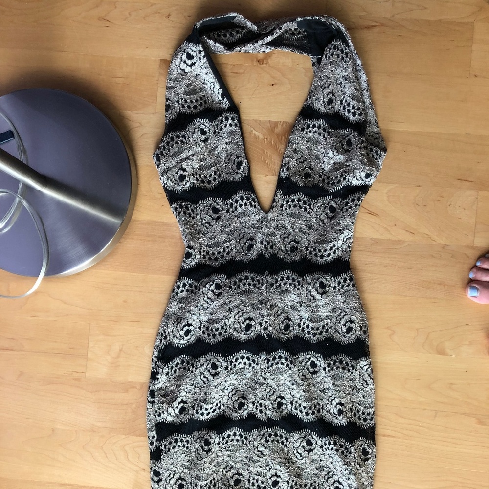 Bodycon lace dress